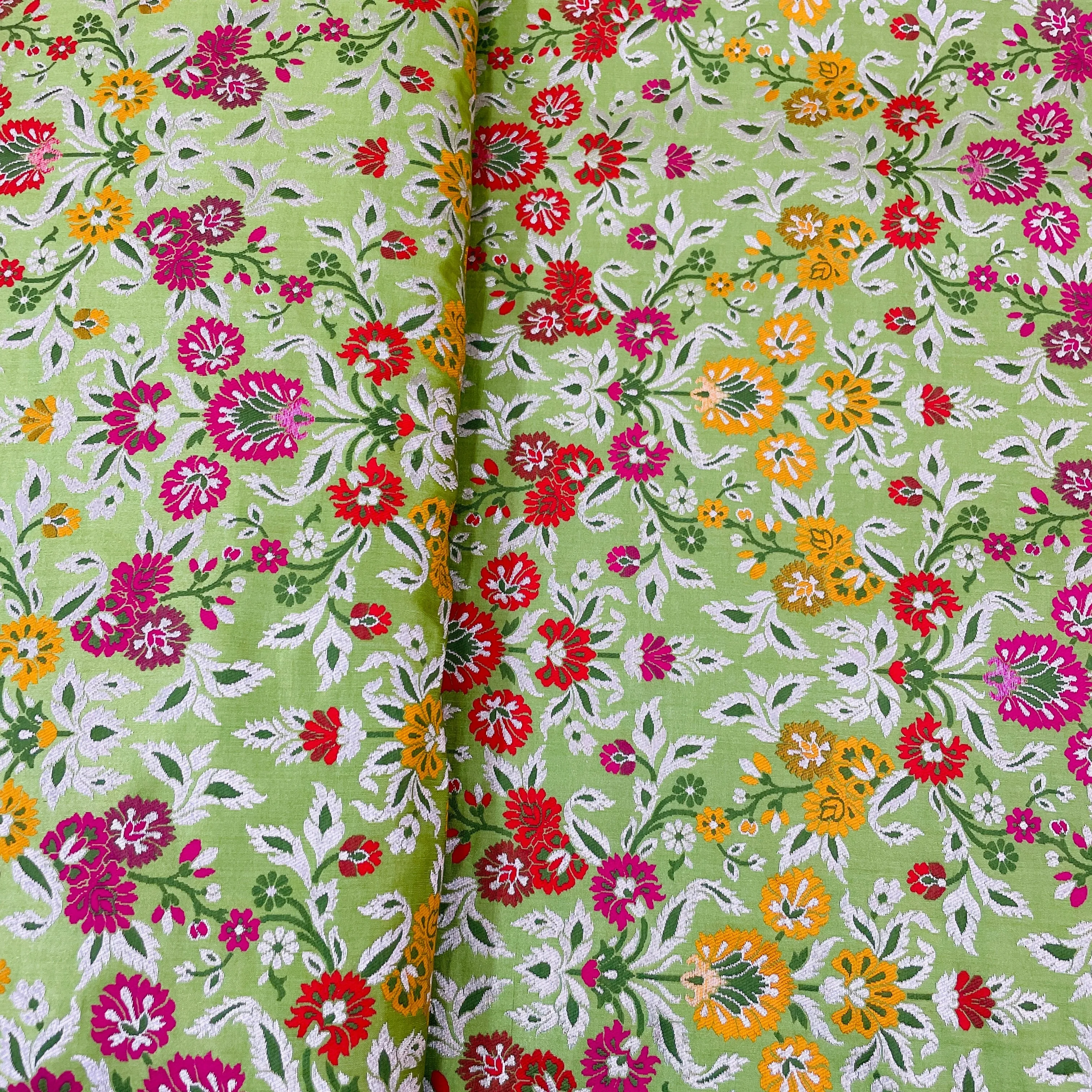 Premium Green Floral Zari Khimkhwab Banarasi Silk Fabric